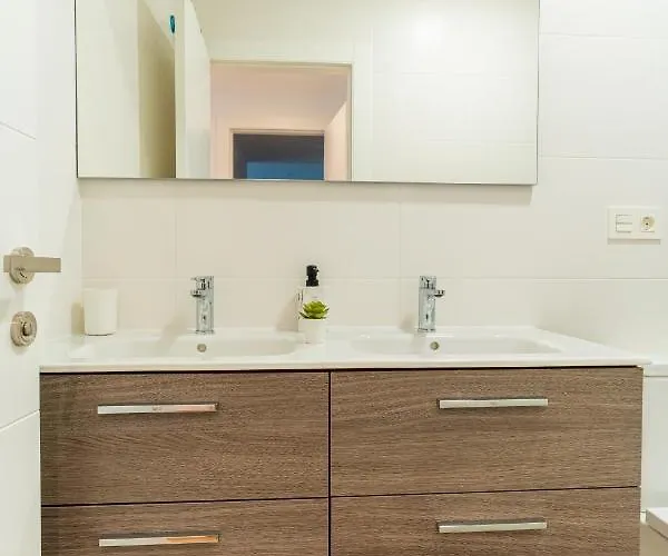 Atp Vega De Aca A 5 Minutos De La Playa - Parking Privado Gratis! Apartment
